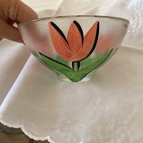 Kosta Boda pink, tulip bowls (set of 2) - Picture 4 of 7